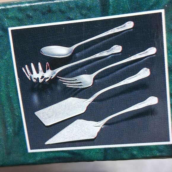 Elegant International Silver Cutlery Set - Picture 5 of 5